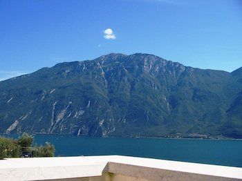 B&B Villa Fior Di Loto Limone sul Garda Luaran gambar
