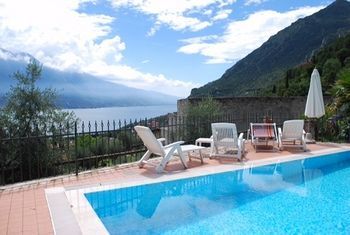 B&B Villa Fior Di Loto Limone sul Garda Luaran gambar